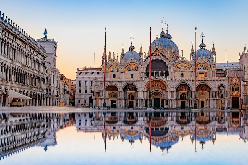 Venice: St. Mark’s Basilica Skip-the-Line Tour & Gondola Ride Experience