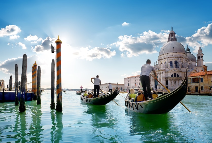 Venice: St. Mark’s Basilica Skip-the-Line Tour & Gondola Ride Experience