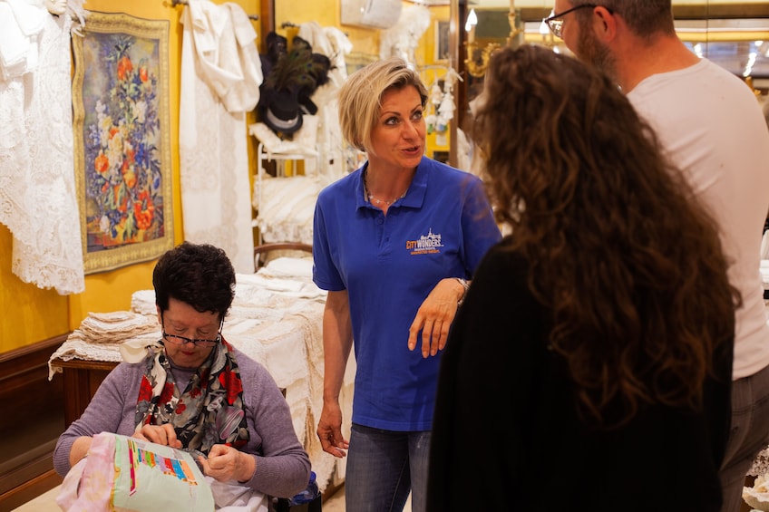 Murano & Burano Venetian Islands Tour by Private Boat