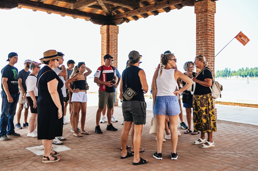 Murano & Burano Islands Guided Small-Group Tour by Private Boat