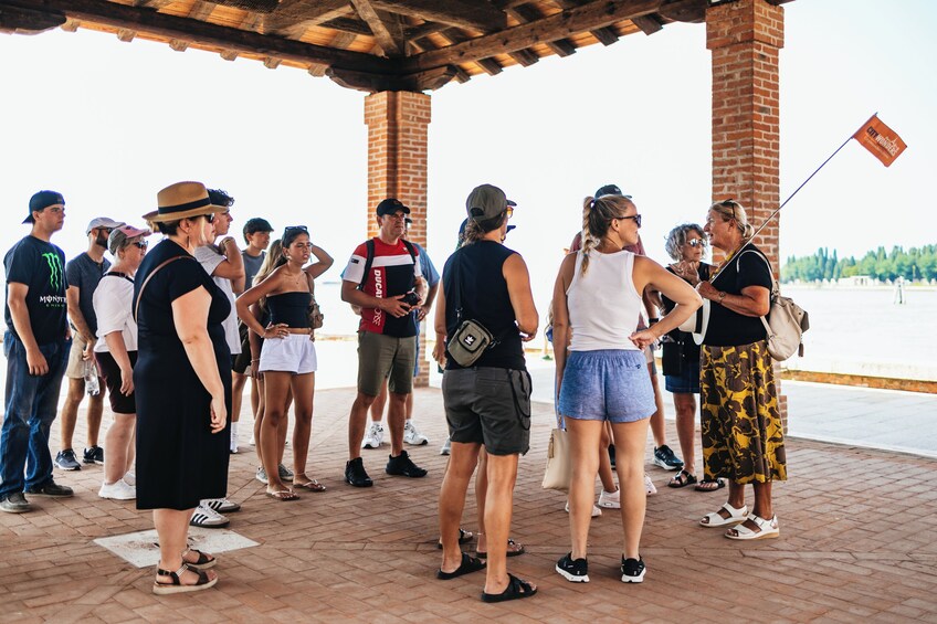 Murano & Burano Islands Guided Small-Group Tour by Private Boat
