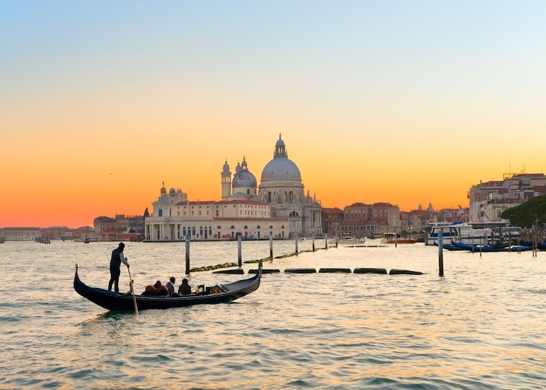 Venice: Grand Canal by Gondola with Commentary