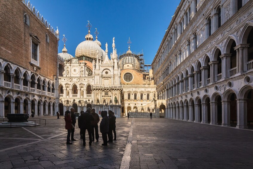 Doge’s Palace & St. Mark’s Basilica tour – Skip the the line