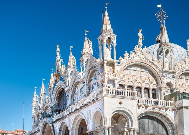 Venice must-see: Doge's Palace,Golden Basilica & St.Mark's area-Guided Tour