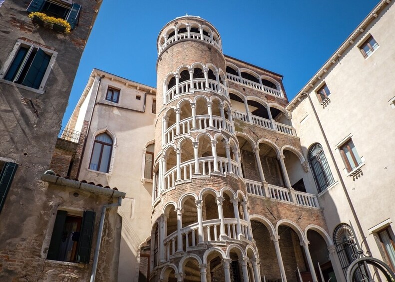 Skip-the-line Doge's Palace & Venice Highlights Tour