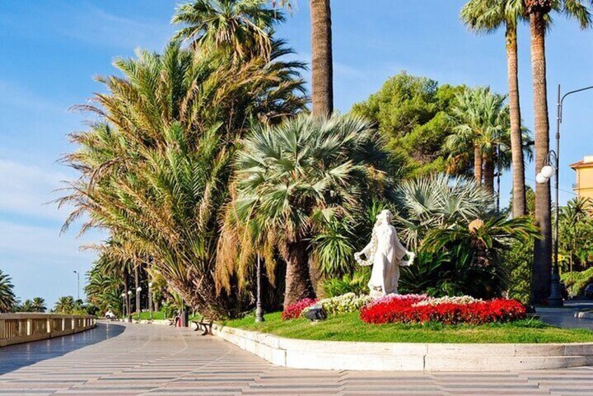 Italian Riviera and French Coastal Gems: A Private Tour from Nice