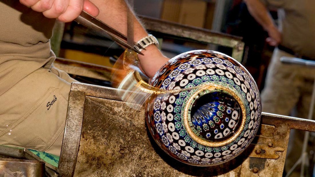 Technique demonstration on Glassblowing Showroom and Foundry tour in Venice Italy