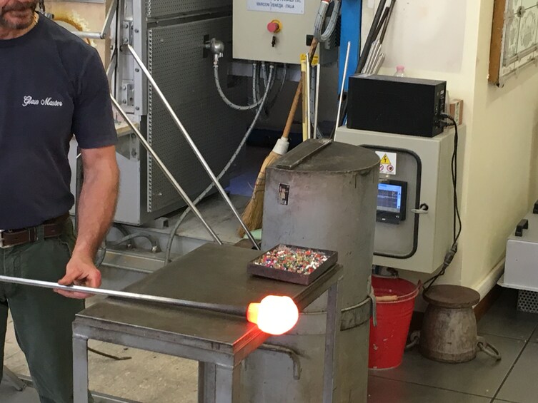 Glassblowing Showroom & Foundry Tour - Small group