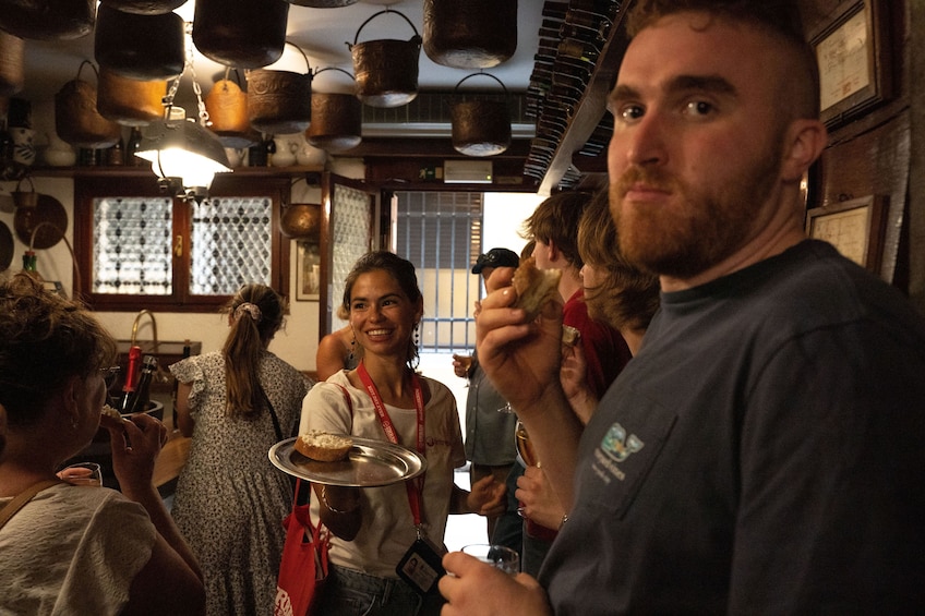 Taste of Venice: Local Tapas Tastings & Wine Tour