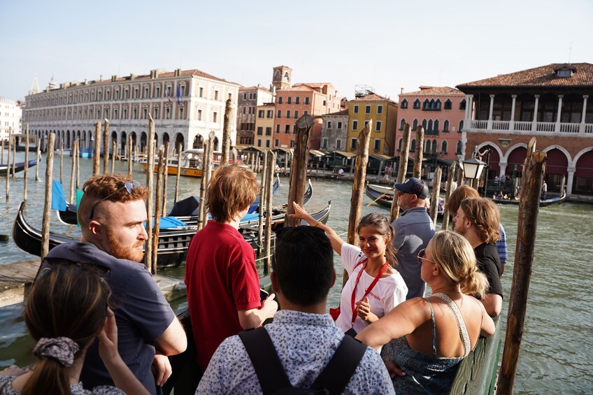 Taste of Venice: Local Tapas Tastings & Wine Tour