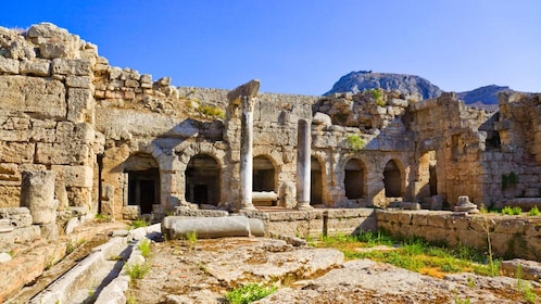 Excursion d'une journée au site antique de Corinthe et au monastère de Daph...