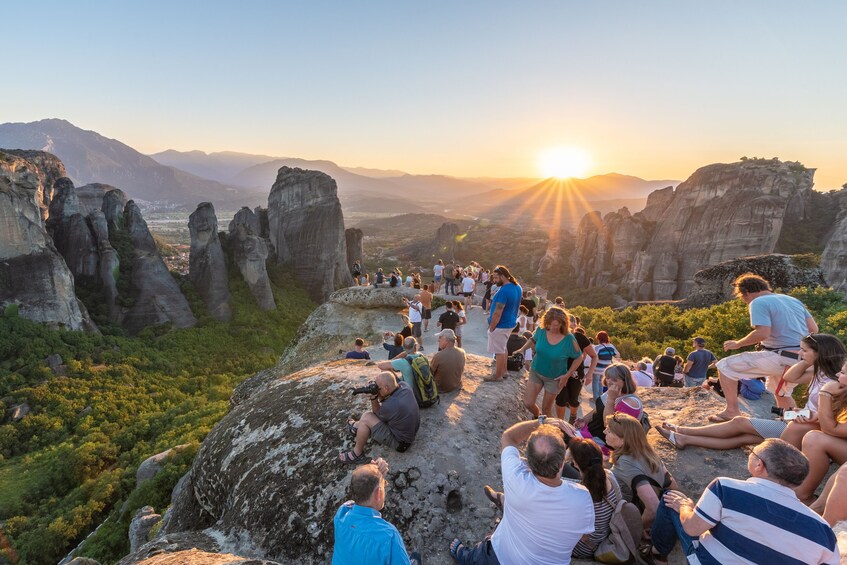 2-Day Delphi, Meteora & Majestic Rocks Trip from Athens