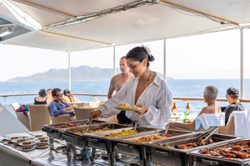 From Athens: Hydra, Poros, and Aegina Day Cruise with Lunch