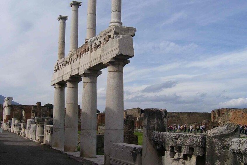 Naples Shore Excursion: Pompeii Half-day Trip from Naples