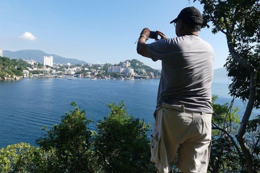 Hiking in La Roqueta Island