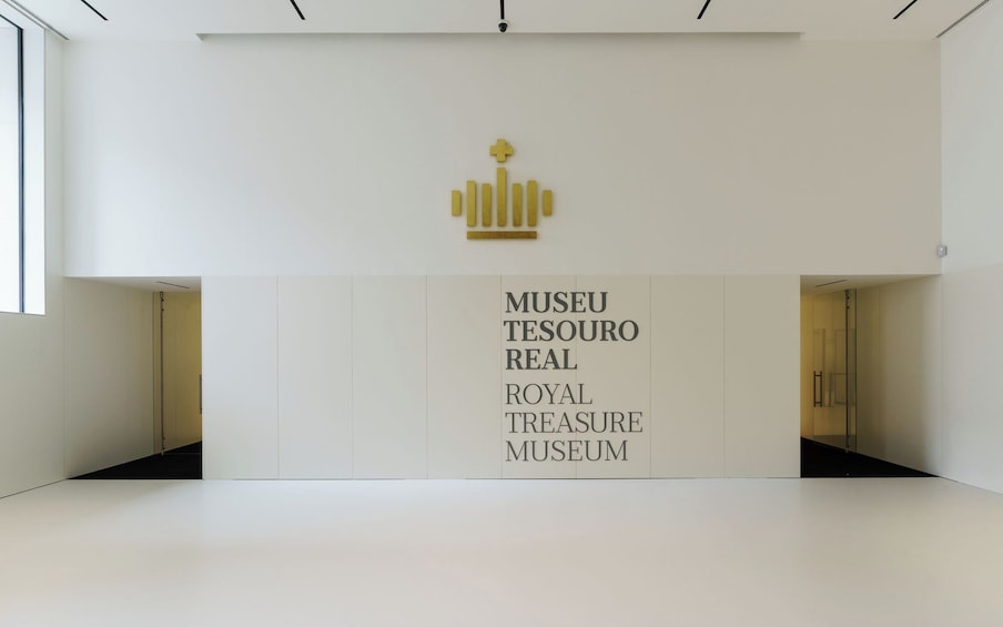 Lisbon City Tour - National Ajuda Palace Entrance or Royal Treasure Museum