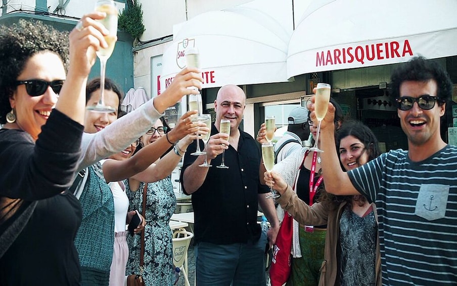 Carregar foto 5 de 12. Lisbon: Small Group Food and Drink Tour with a Local Guide