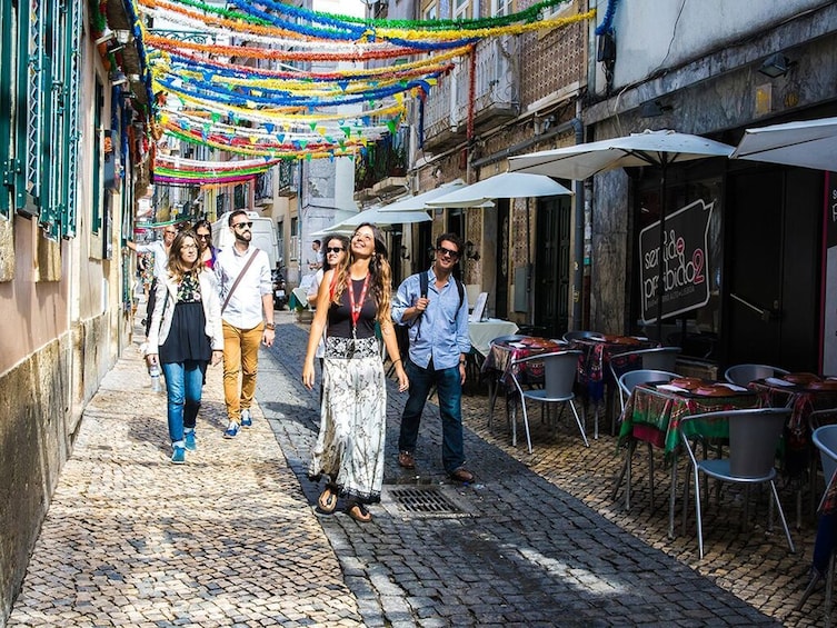 Carregar foto 1 de 12. Lisbon: Small Group Food and Drink Tour with a Local Guide