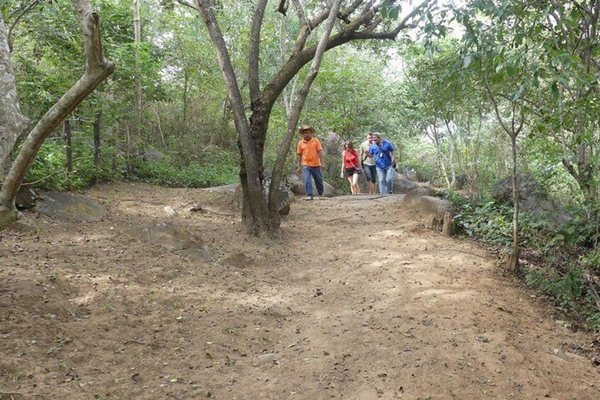 Tehuacalco Ruins Archaeological Site Tour from Acapulco with LUNCH