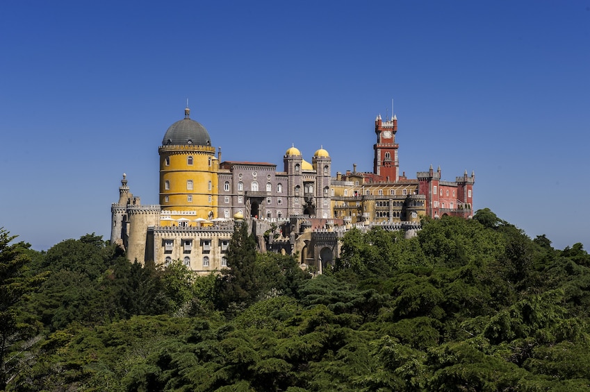 Sintra, Cascais & Estoril Small-Group Full-Day Tour