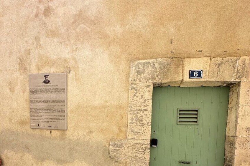Marseille Shore Excursion: Private Day Trip to Arles, Les Baux de Provence and Saint Remy de Provence