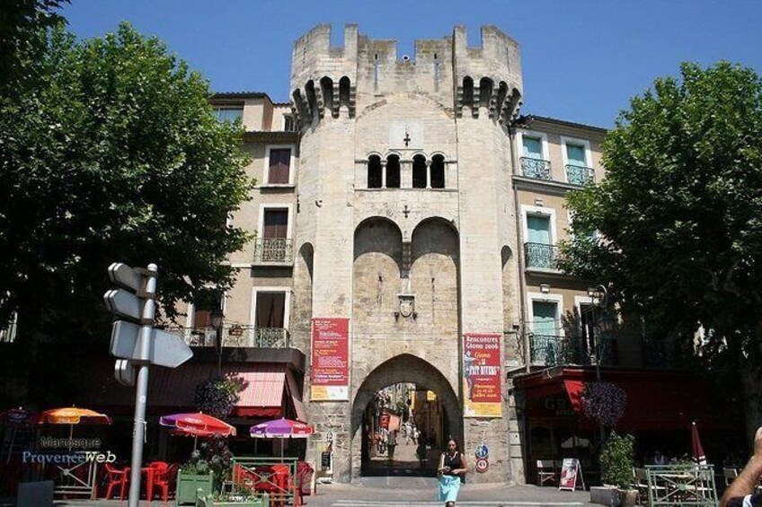 Show item 2 of 2. Manosque
