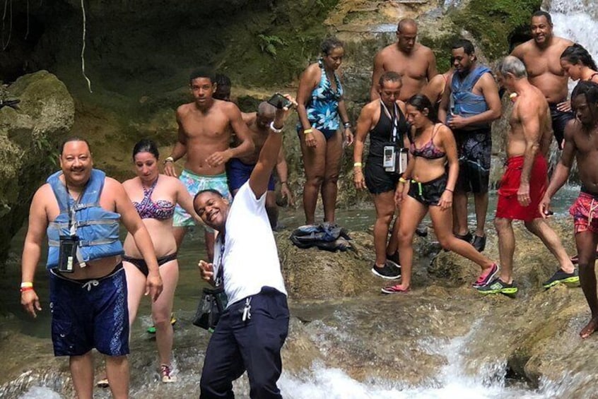 Private Tour from Montego Bay to Dunn’s River Falls & Martha Brae River Rafting