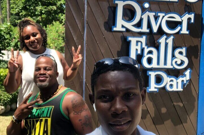 Private Tour from Montego Bay to Dunn’s River Falls & Martha Brae River Rafting