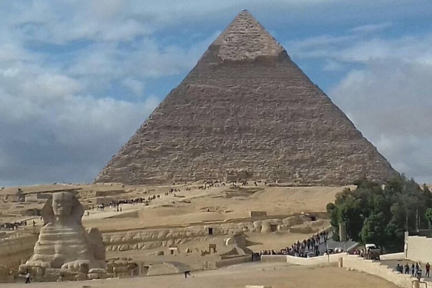 layover to Sphinx and pyramids