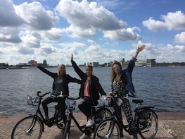 Amsterdam: Small-Group City Bike Tour
