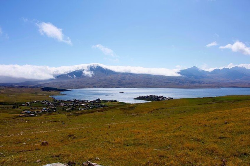 Tabatskuri Lake 