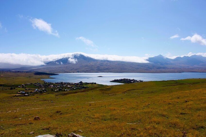 Tabatskuri Lake