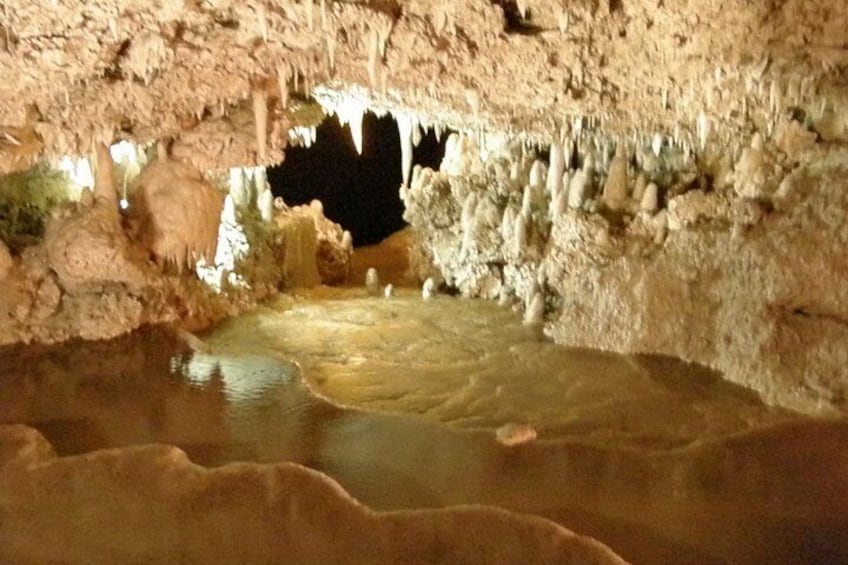 Hrrisons Cave