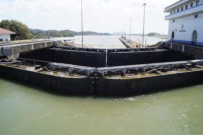 Panama Canal Layover Tour