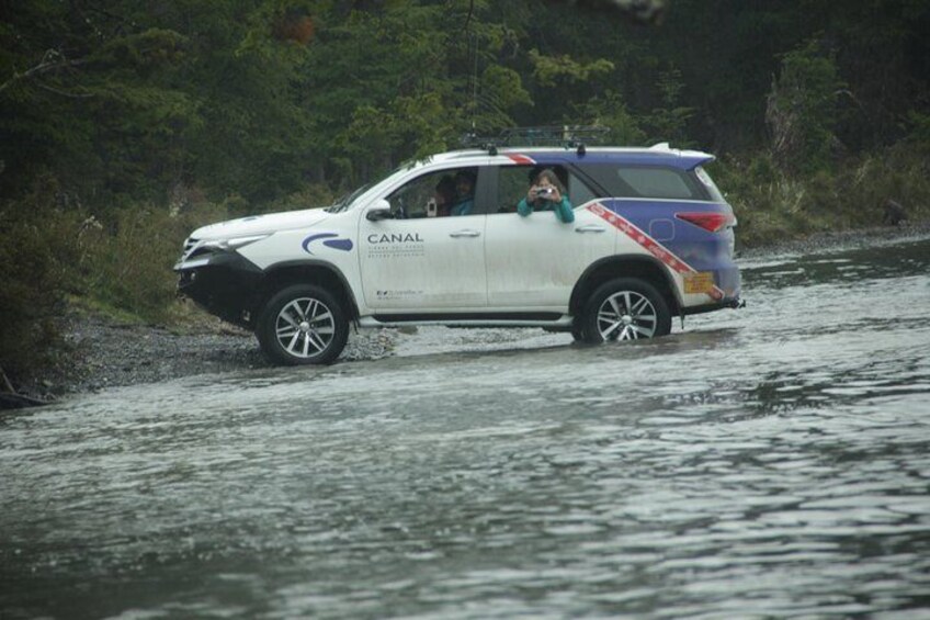 Lakes District 4x4 Full-Day Tour with Lunch from Ushuaia