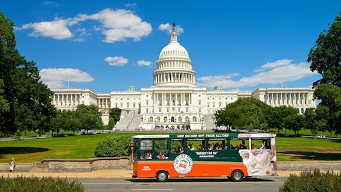 Washington DC Hop On-Off Trolley Tour