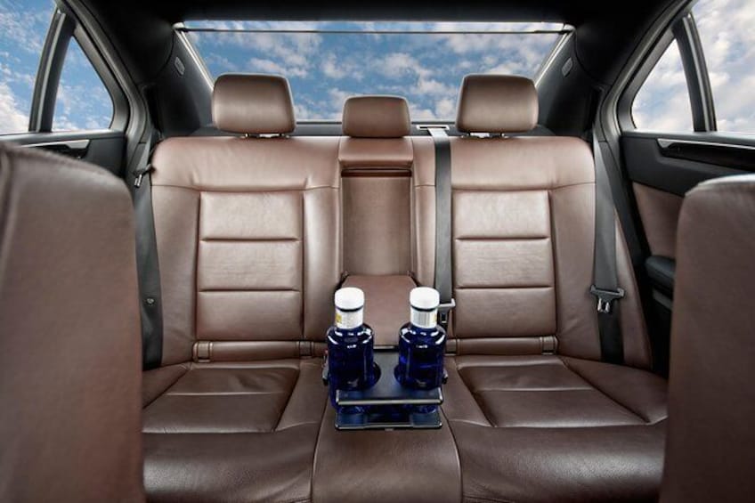 Show item 4 of 4. MB E-Class interior
