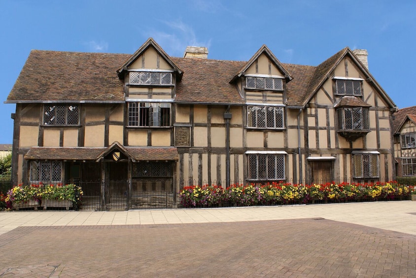 Warwick Castle, Stratford-upon-Avon & Oxford