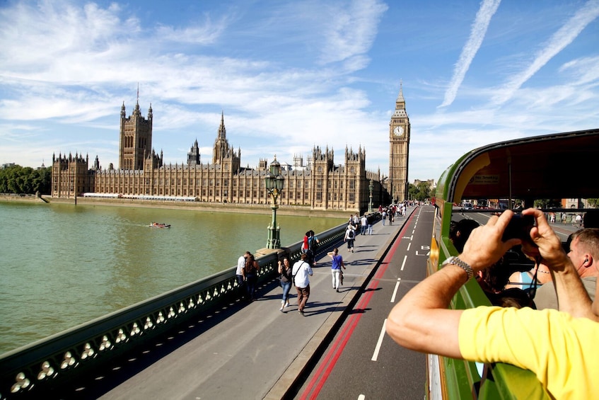 Vintage Double-Decker London Tour with River Cruise