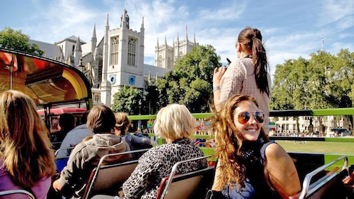 Vintage Double-Decker London Bus Tour & River Cruise with Expert Live Guide