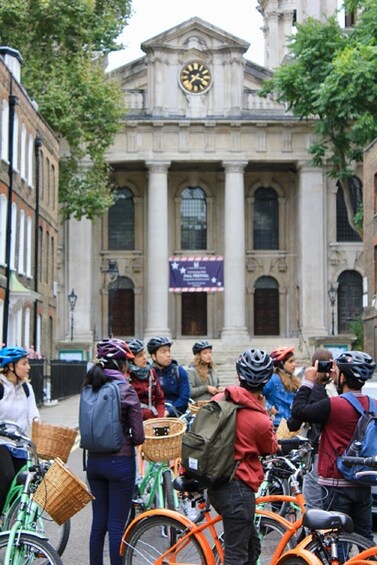 Apri foto 4 di 10. Grand London Bike Tour
