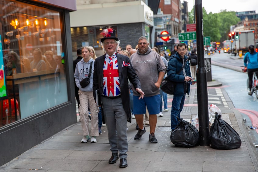 Jack the Ripper, Haunted London Guided Bus Tour with Sherlock Holmes Pub