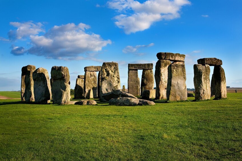 Roman Bath & Ancient Stonehenge Full-Day Tour