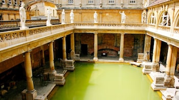 Bath & Stonehenge Full-Day Tour