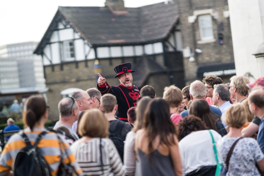 Tower of London Tickets with Beefeater Tour & Crown Jewels