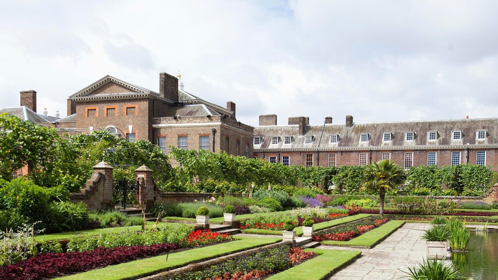 giant flower garden behind Kensington Palace in London