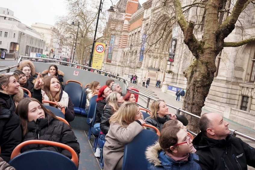 London Hop-On Hop-Off Bus Tour with River Cruise