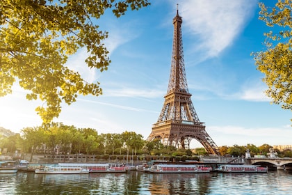Paris Day Trip via Eurostar with Open-Top Bus Tour 