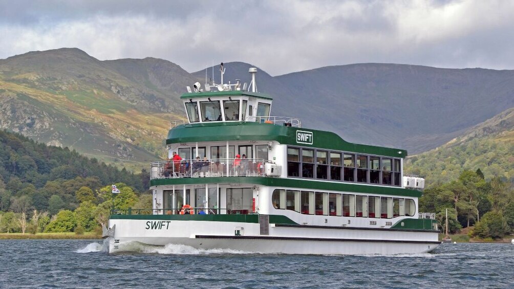 Lake District Day Trip with Cream Tea & Windermere Cruise 