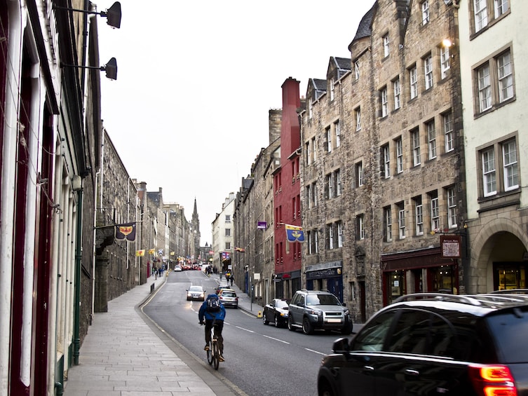 Edinburgh Day Trip with Bus Tour & Edinburgh Castle Entry